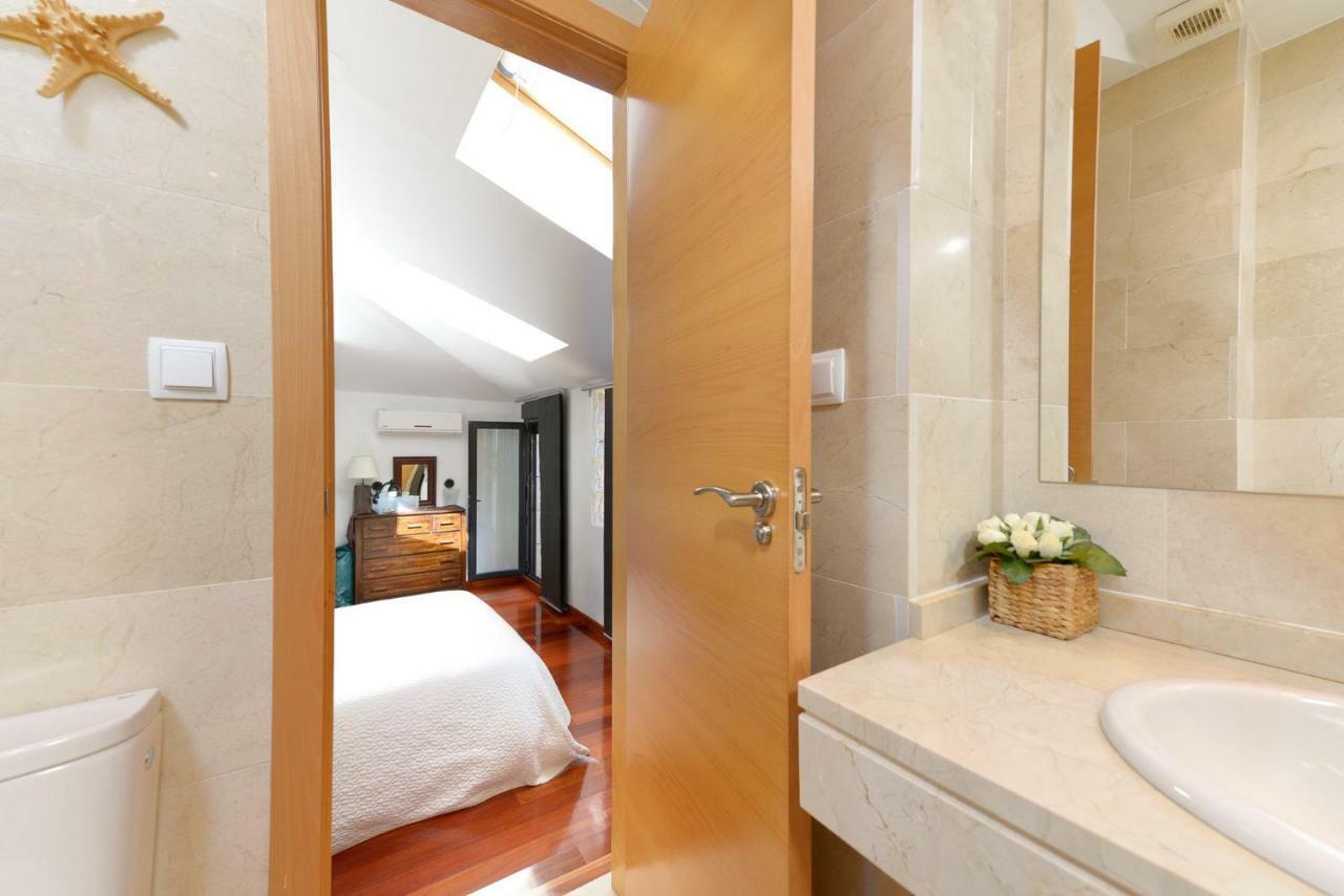 Boutique Penhouse In The Old Town Apartment *